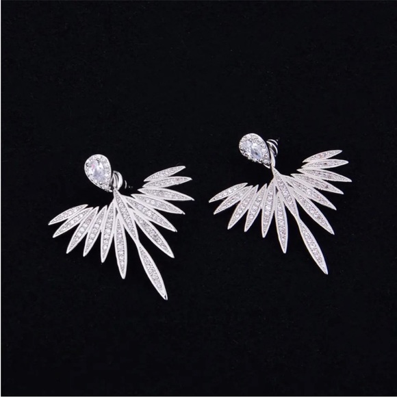 “Angel of Yours” Luxury Diamond Rhinestone Silver Zircon Gemstone Fancy Earrings - Picture 4 of 9